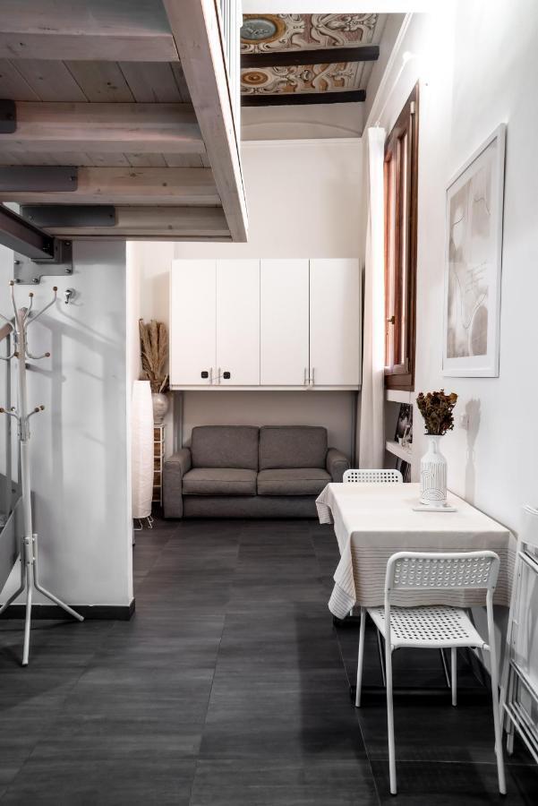 Appartement Charming Frescoed Loft à Bologne Extérieur photo